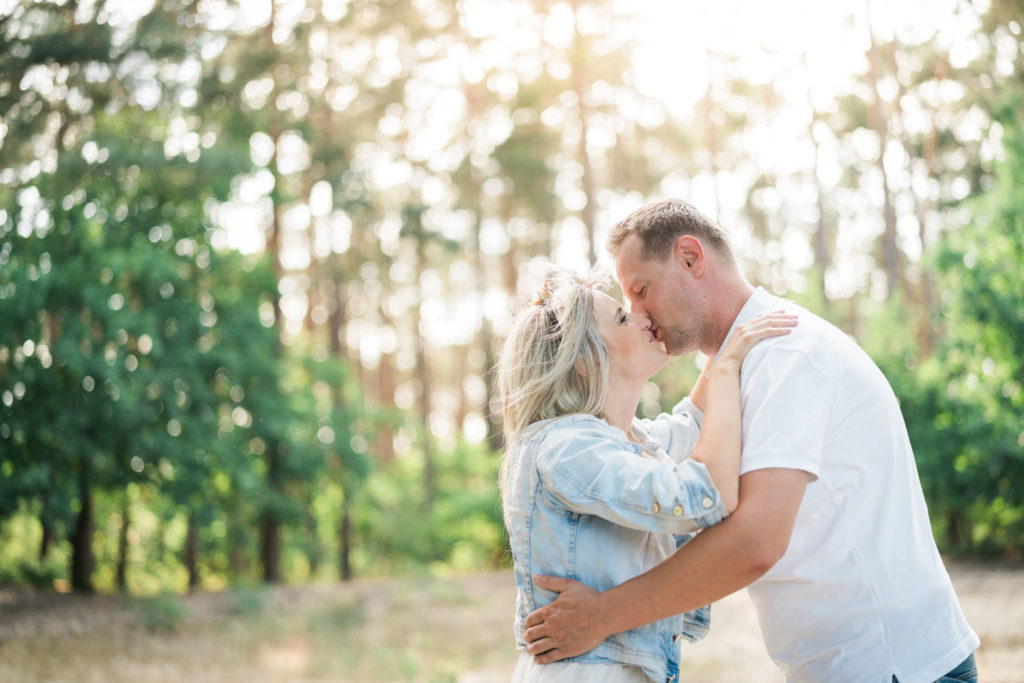 Zapad slnka, bozk, rande