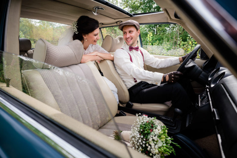 Svadba, auto, veteran, nevesta, zenich, retro
