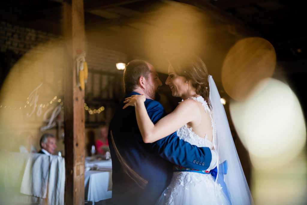 Svadba, Gazdovsky dvor, Myjava, Na dedine, priroda, zvierata, stodola, ludova, svadba, nevesta, zenich, tanec, svetielka